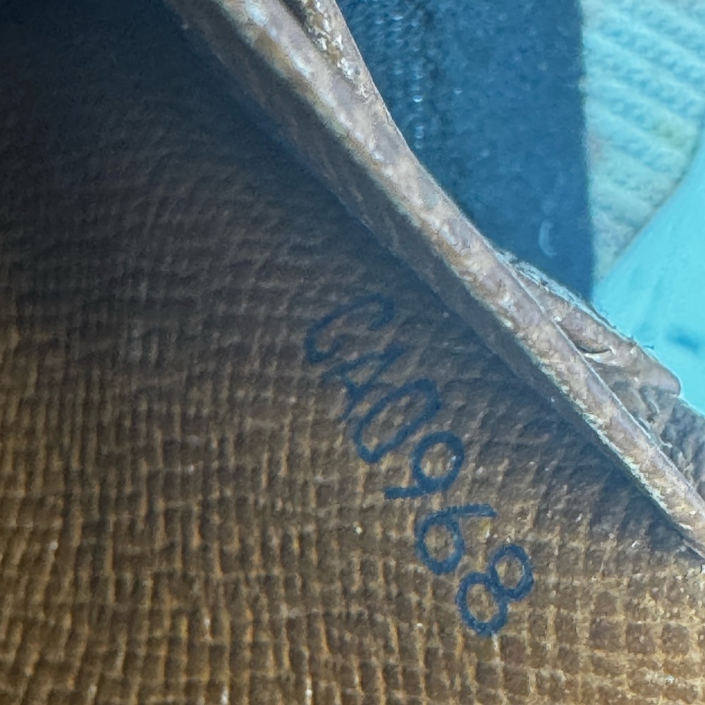 Louis Vuitton Monogram Porte Monnaie
Billets Tresor Bifold Wallet & insert - Picture 16 of 17